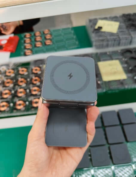 Magnetic 15W Foldable 3-in-1 Wireless Charging Station For IP Devices | Phonax Services