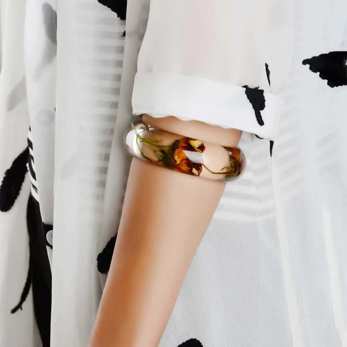 Resin crystal bracelet | Phonax Services