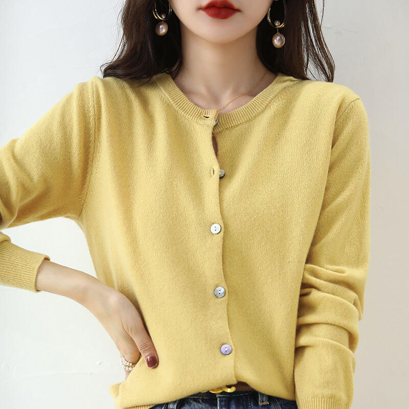 Stylish Knitwear Women’s Cardigan Coat – Soft and Cozy Design | Phonax Services
