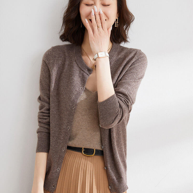 Stylish Knitwear Women’s Cardigan Coat – Soft and Cozy Design | Phonax Services