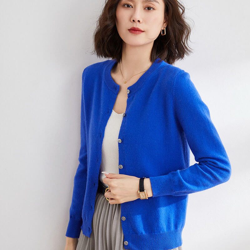 Stylish Knitwear Women’s Cardigan Coat – Soft and Cozy Design | Phonax Services