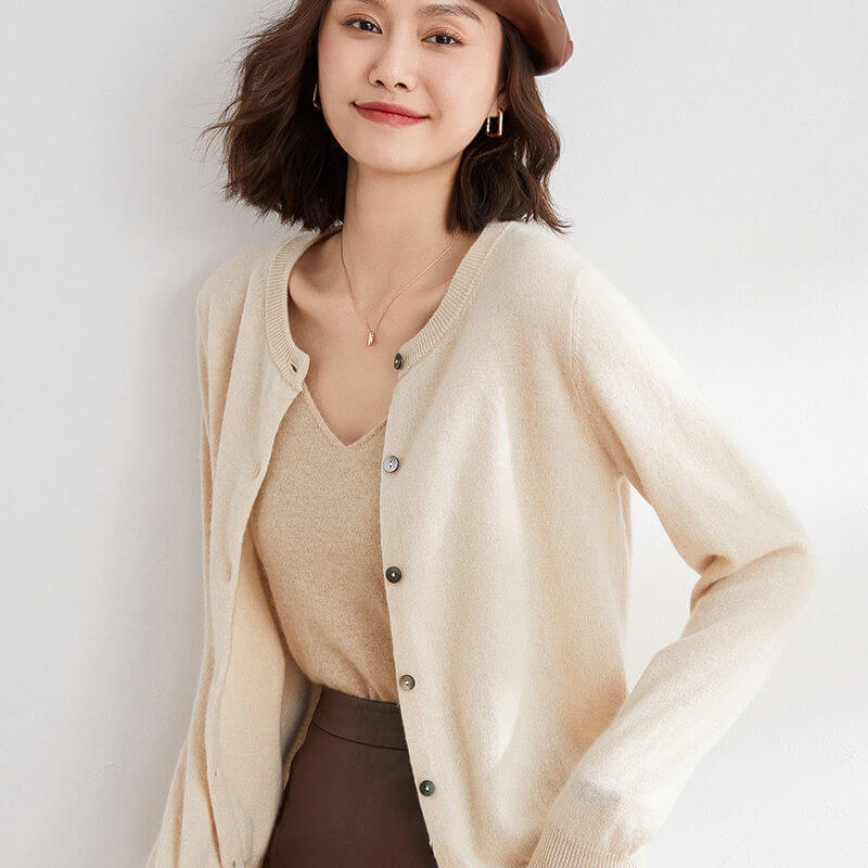 Stylish Knitwear Women’s Cardigan Coat – Soft and Cozy Design | Phonax Services