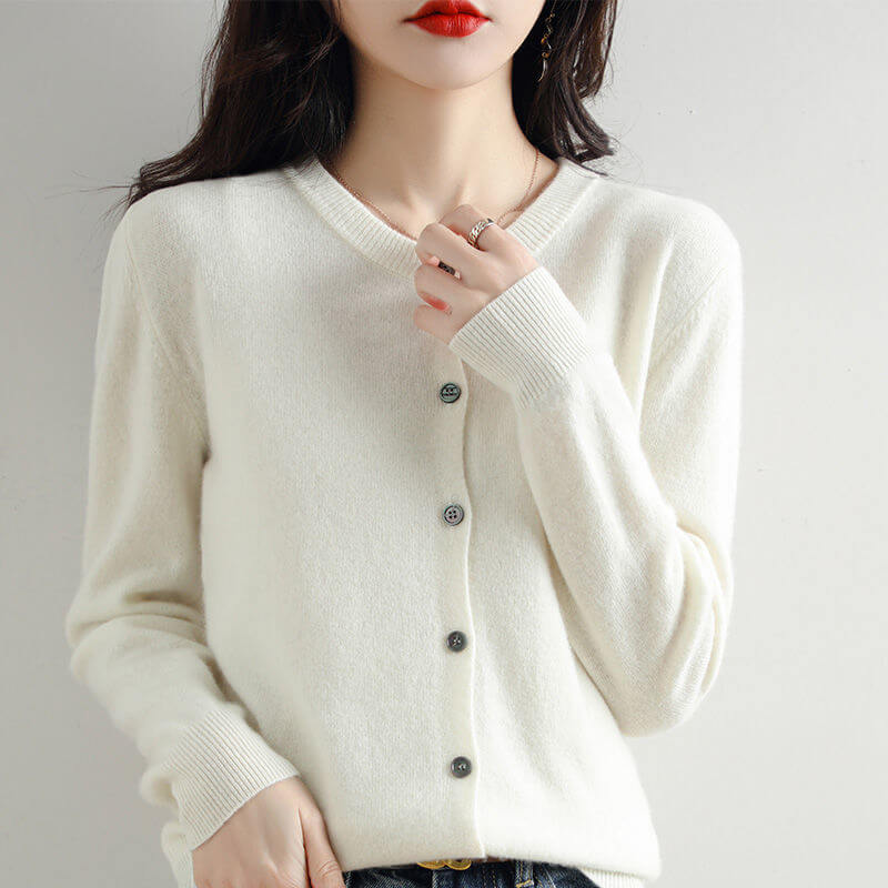 Stylish Knitwear Women’s Cardigan Coat – Soft and Cozy Design | Phonax Services