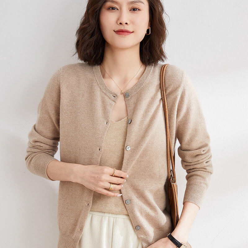 Stylish Knitwear Women’s Cardigan Coat – Soft and Cozy Design | Phonax Services
